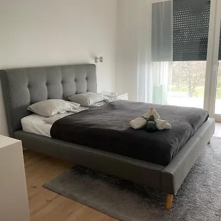 Lela Lakeside A Vizek Szerelmeseinek Apartman Balatonlelle